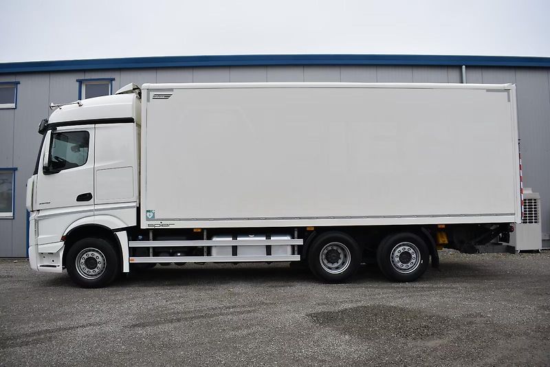 Mercedes-Benz Actros 2548 6x2 prachotěsná skříň - fotka 5 z 18