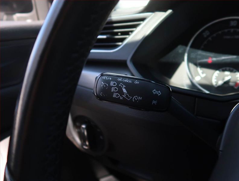 Škoda Superb (2015) Style 1.6 TDI, Serv.kniha - fotka 21 z 24