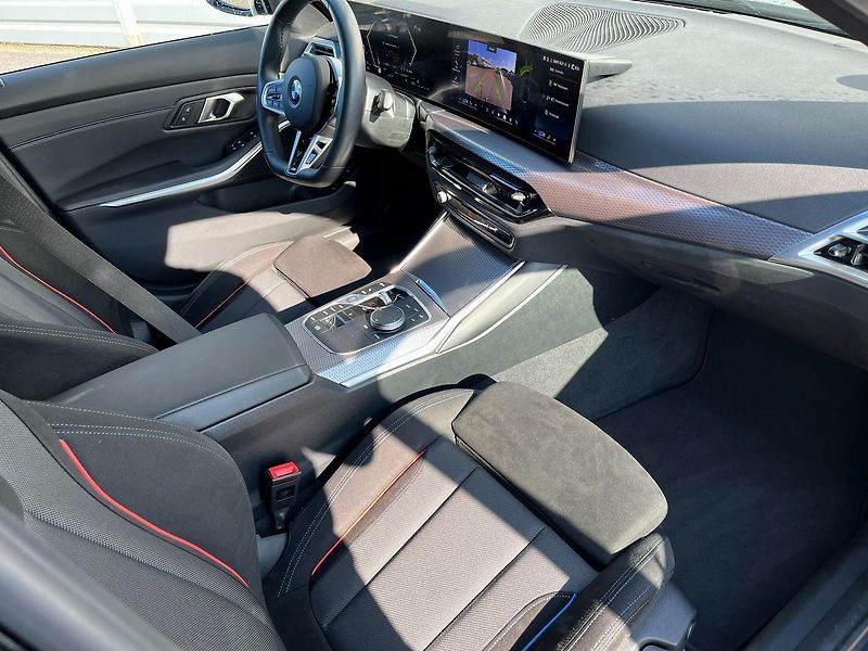 BMW Řada 3 320i M Sport Alcantara - fotka 3 z 9