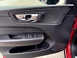 Volvo XC60 B5 AWD (benzín) // REZERVACE - náhled 12