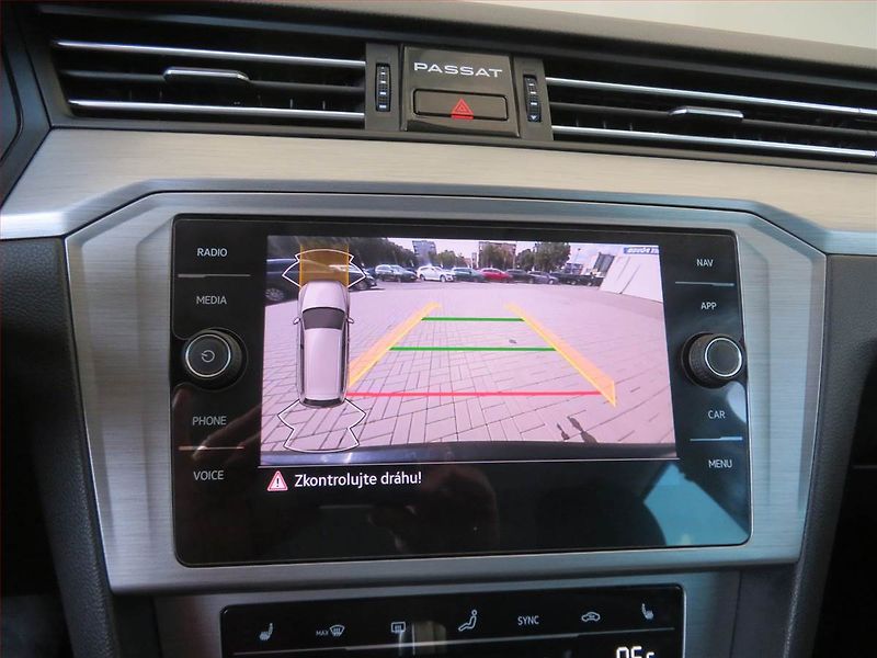 Volkswagen Passat (2020) Comfortline 2.0 TDI, Automat - fotka 16 z 17