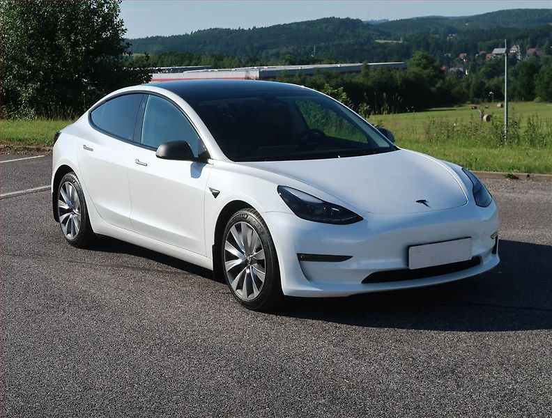 Tesla Model 3 (2021) Long Range 4WD 78kWh, SoH 90% - fotografie inzerátu
