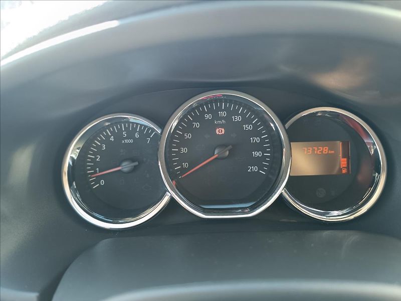 Dacia Logan 1,2 16V - fotka 11 z 17