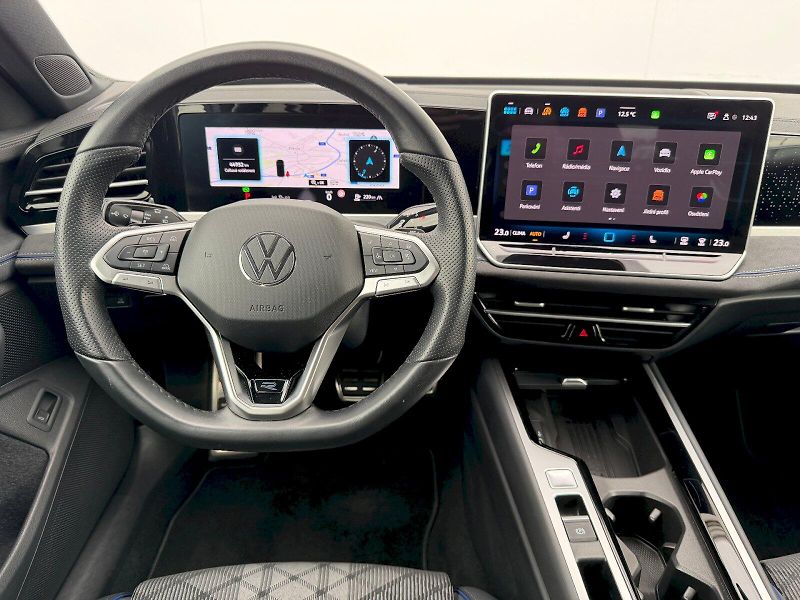 Volkswagen Passat (2024) 2.0 TDI 110 kW R-LINE - fotka 9 z 35