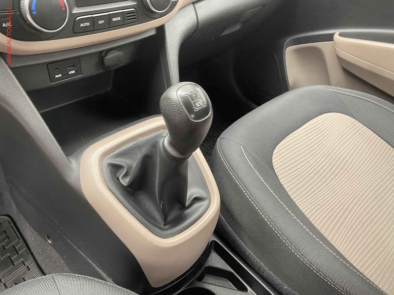Hyundai i10 (2016) 1.0i, 1.maj,ČR, servis.kniha - fotka 16 z 17