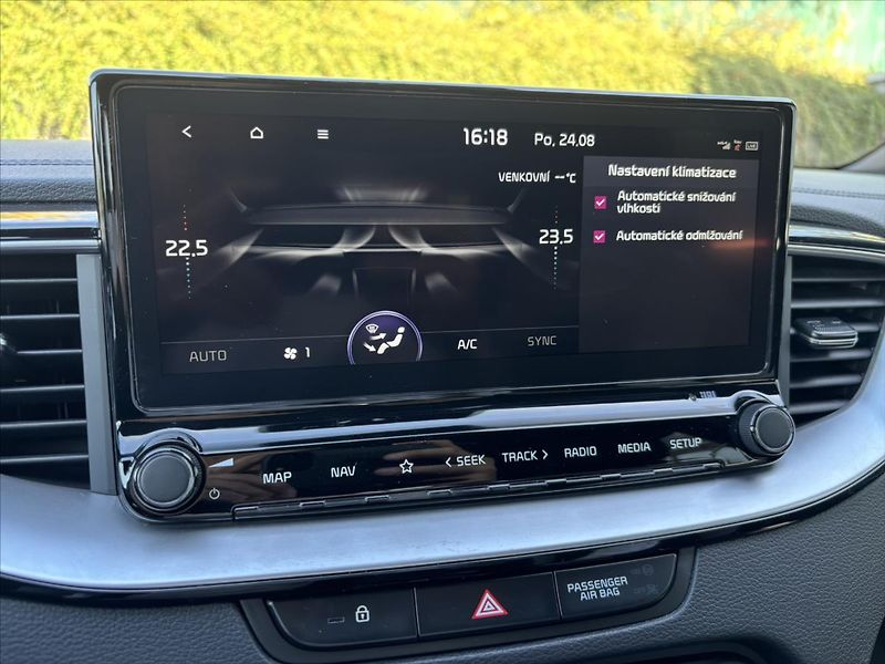 Kia Ceed 1,5 TGDi GT Line 1.ČR TAŽNÉ - fotka 26 z 47