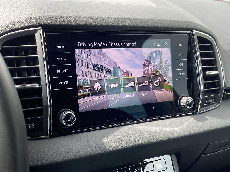 Škoda Karoq (2023) 1.5 TSI Style - fotka 23 z 42