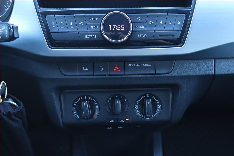 Škoda Fabia (2016) Ambition 1.2 TSI, Serv.kniha - fotka 12 z 18