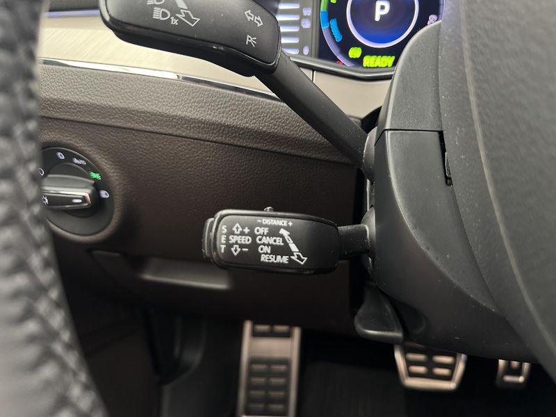 Škoda Superb 1.4tsi*Plug-In*160kw*L&K*PANO* - fotka 25 z 44