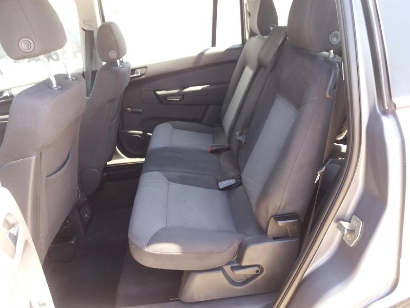 Opel Zafira 1.6 16V,7.MÍST,KLIMA! - fotka 14 z 19