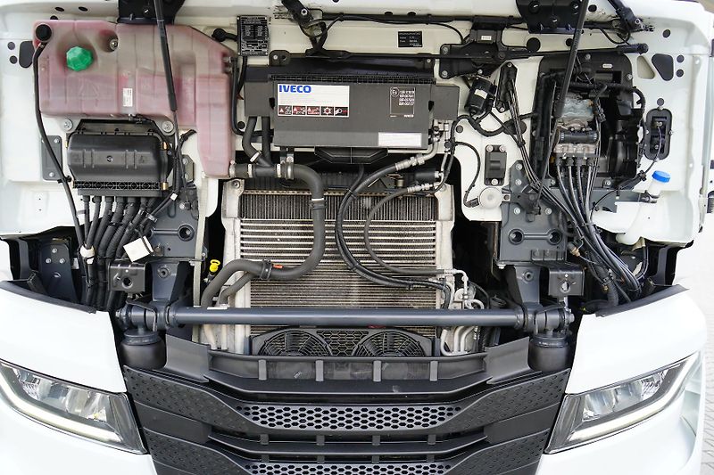 Iveco S-WAY (2023) 420 / E 6 / KONTENER + WINDA / - fotka 43 z 45