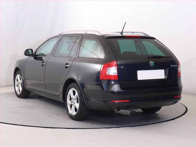 Škoda Octavia (2011) 1.6 TDI, Tempomat - fotka 4 z 16