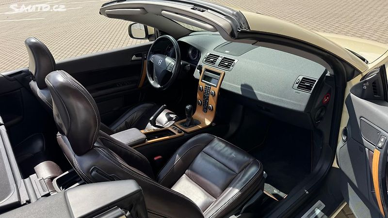Volvo C70 Cabrio 2.0D4 130kw ČR původ - fotka 9 z 21