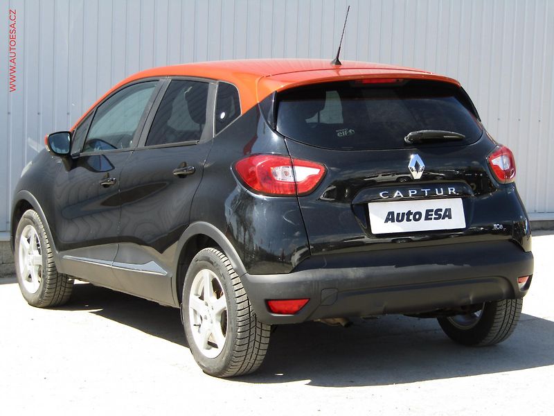 Renault Captur (2015) 1.2 TCe, 1.maj,ČR, AT - fotka 6 z 18