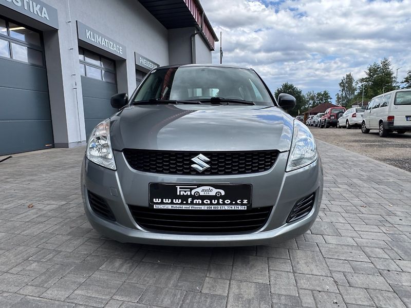 Suzuki Swift (2011) 1.2i - fotka 3 z 28