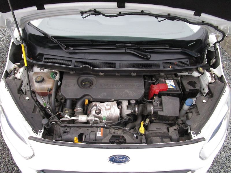 Ford Tourneo Courier 1.5TDCi Titanium, 2. maj. - fotka 37 z 40