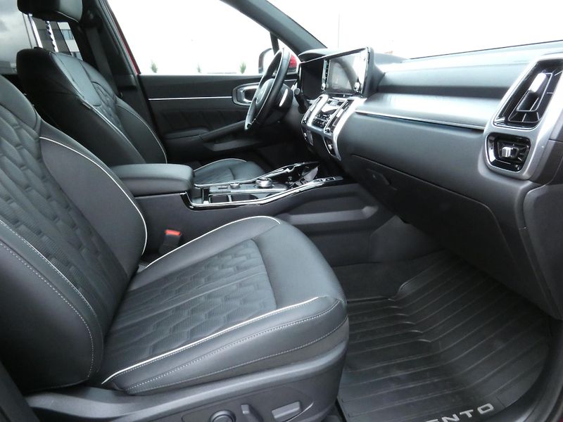Kia Sorento (2023) Exclusive 2,2 CRDi 4x4 - fotka 22 z 30
