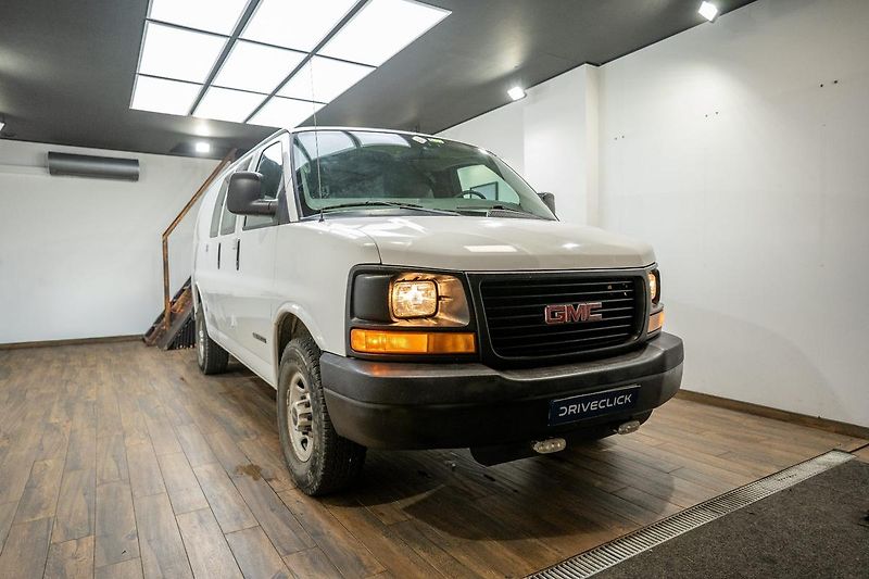 GMC Savana 4.8 V8 Vortec 208 kW - fotka 3 z 32