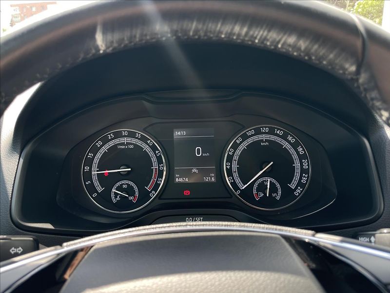Škoda Karoq 2,0 TDI Ambition Plus TAŽNÉ - fotka 9 z 23