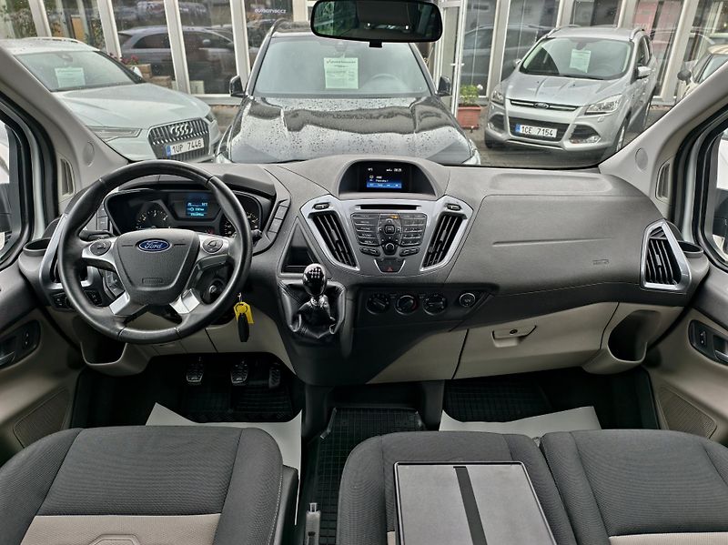 Ford Tourneo Custom 2.0 EcoBlue 125kW, 9 MÍST, L2 - fotka 9 z 25