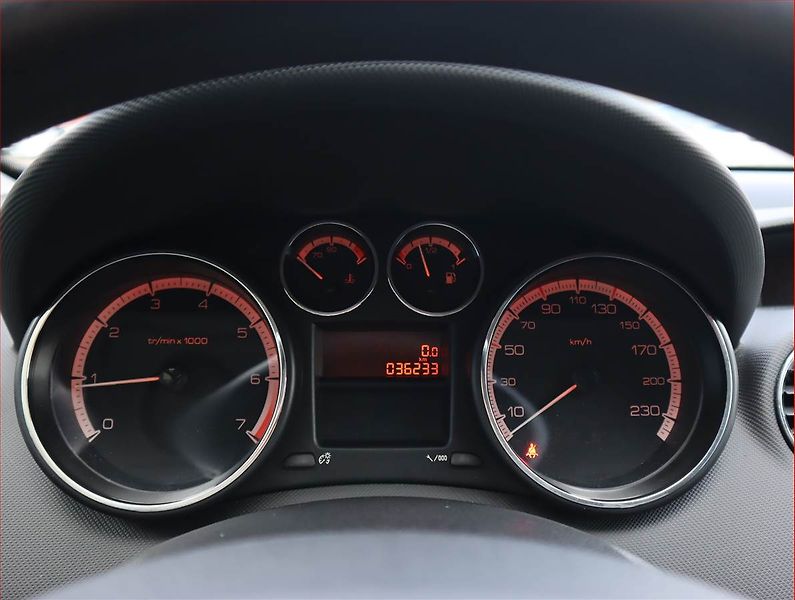 Peugeot 308 (2008) 1.4 VTi, Serv.kniha - fotka 11 z 14