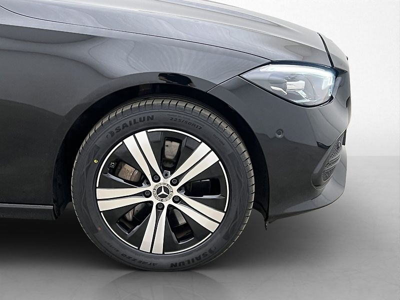 Mercedes-Benz Třídy C 300e Avantgarde Kamera Tažné - fotka 32 z 32