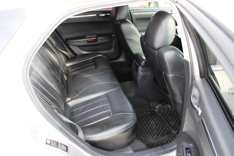 Chrysler 300C (2009) 3.0CRD KŮŽE XENON KLIMA ALU - fotka 12 z 17