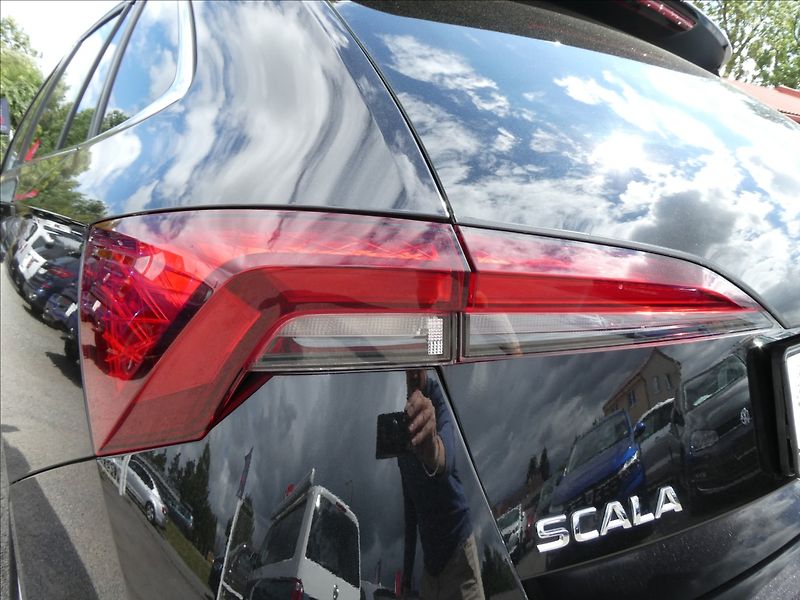 Škoda Scala 1,0 TSi DSG 1.maj,TOP SELECTIO - fotka 11 z 45