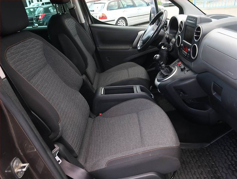 Citroën Berlingo (2016) Shine 1.6 BlueHDi, 5Míst, ČR - fotka 9 z 16