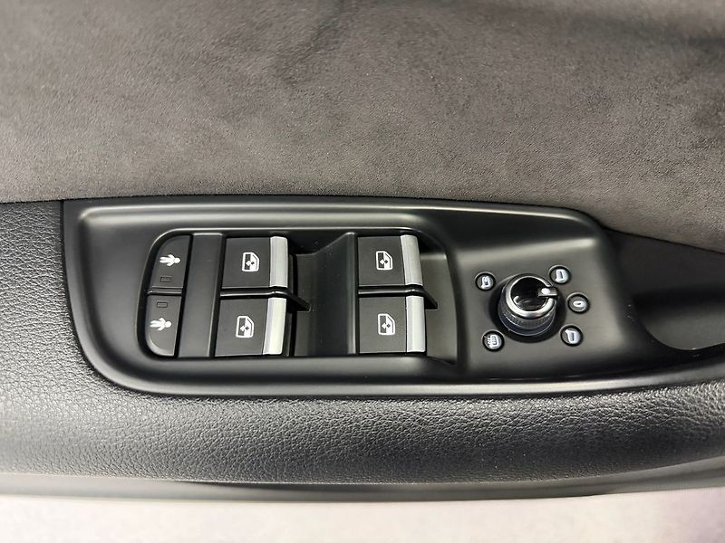 Audi Q7 3.0TDI 200KW QUATTRO S-LINE, V - fotka 25 z 30