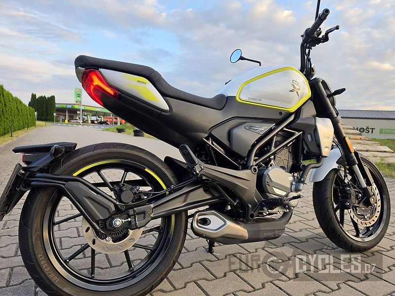CFMOTO 300 CL-X (2024) - fotka 6 z 16