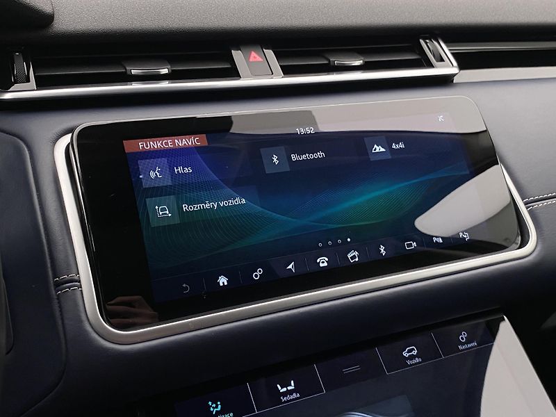 Land Rover Range Rover Velar P250 HSE AWD AUT CZ - fotka 41 z 45
