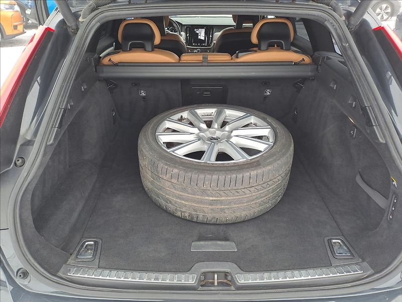Volvo V90 2,0 T5  INSCRIPTION - fotka 10 z 21