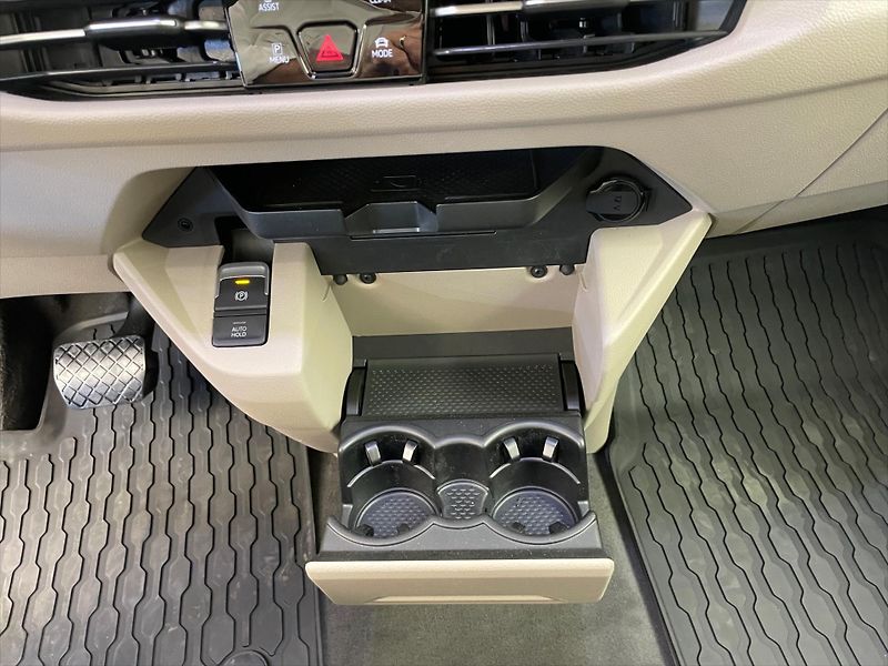 Volkswagen Multivan Long Life 1,5 TSI PHEV 4MOT - fotka 11 z 28