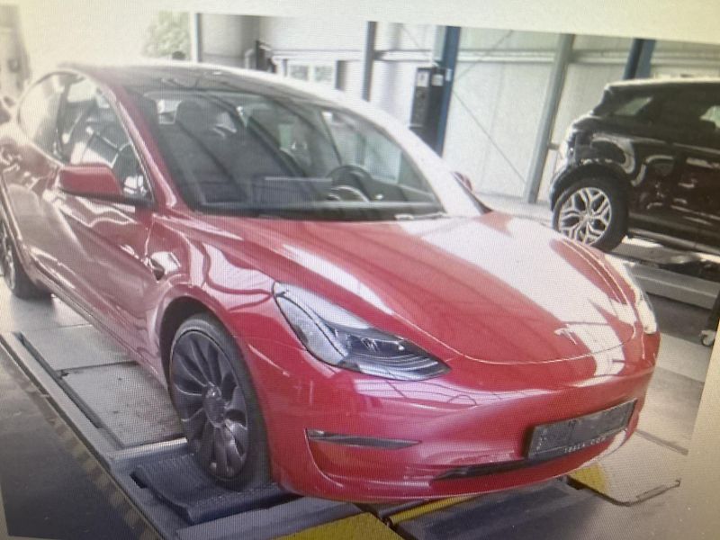Tesla Model 3 PERFORMANCE 393kw SOH 93,6% - fotka 2 z 6