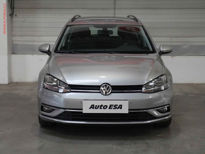 Volkswagen Golf (2018) 1.0 TSi Variant, DSG - fotka 2 z 16