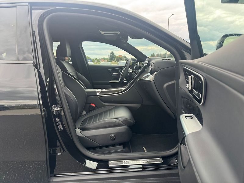 Mercedes-Benz GLC 300e 4MATIC coupe - fotka 18 z 20