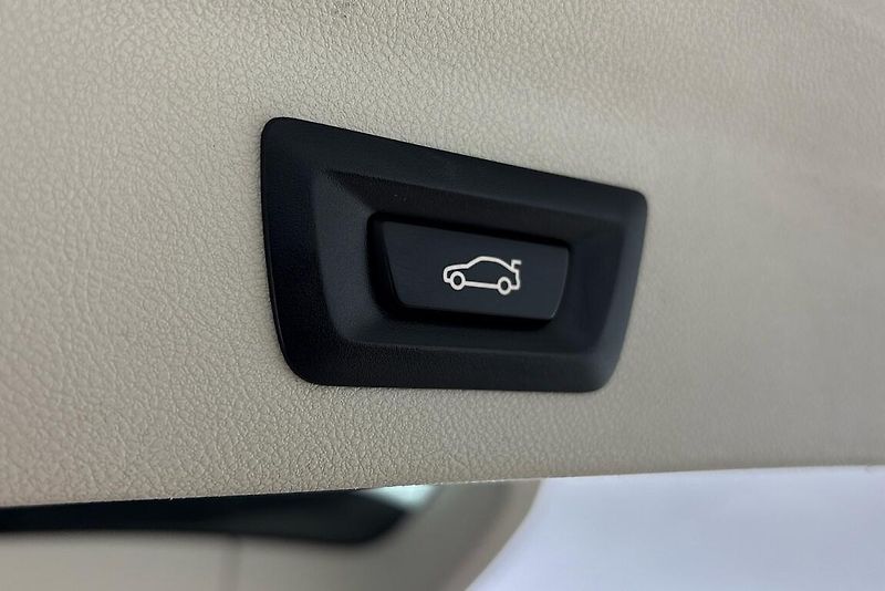 BMW X3 xDrive30i - fotka 10 z 23