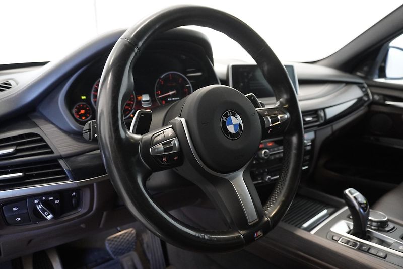 BMW X5 (2015) M50D SUV XDRIVE STEPTRONIC - fotka 22 z 42