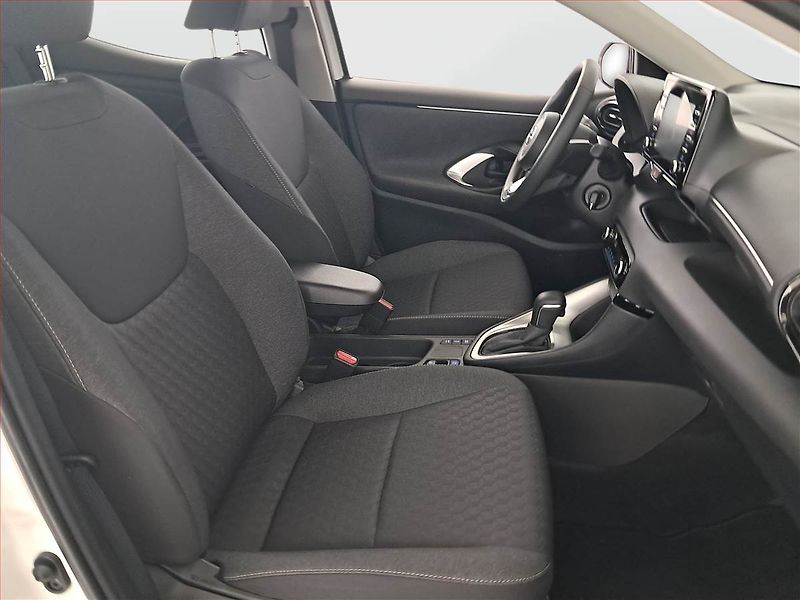 Toyota Yaris (2022) 1.5 VVT-i Hybrid, Automat - fotka 9 z 18