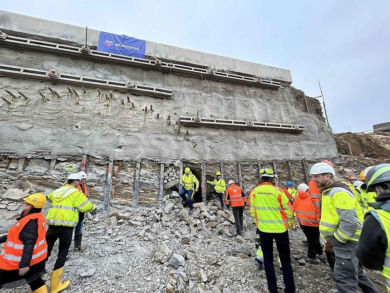 Proražení tunelu Homole na D35.