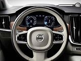 Volvo S90.