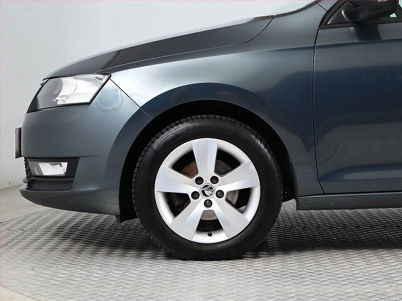 Škoda Rapid (2018) Spaceback 1.0 TSI, Automat - fotka 13 z 14