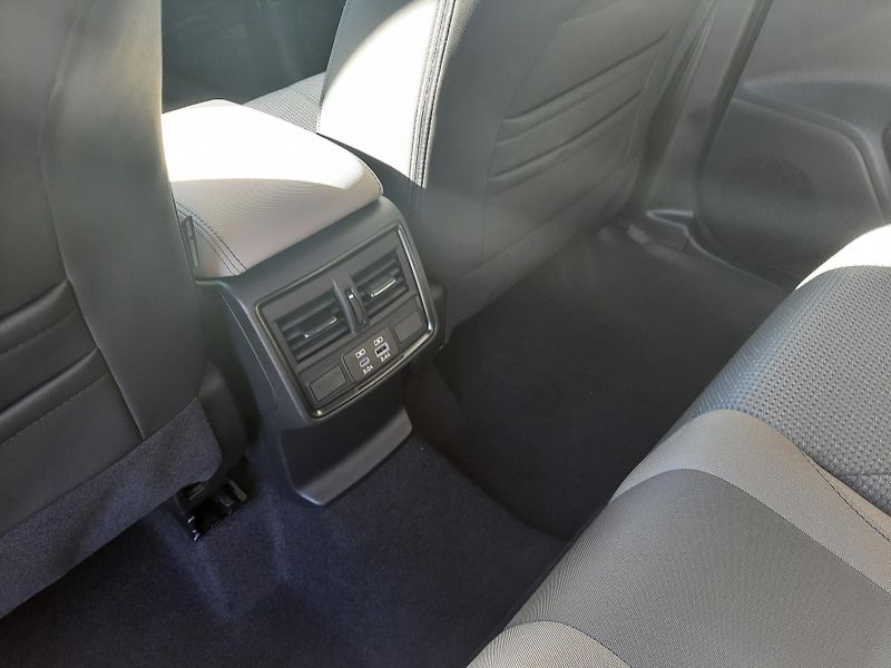 Subaru Forester (2026) NOVÝ FORESTER 2,0i COMFORT - fotka 13 z 39