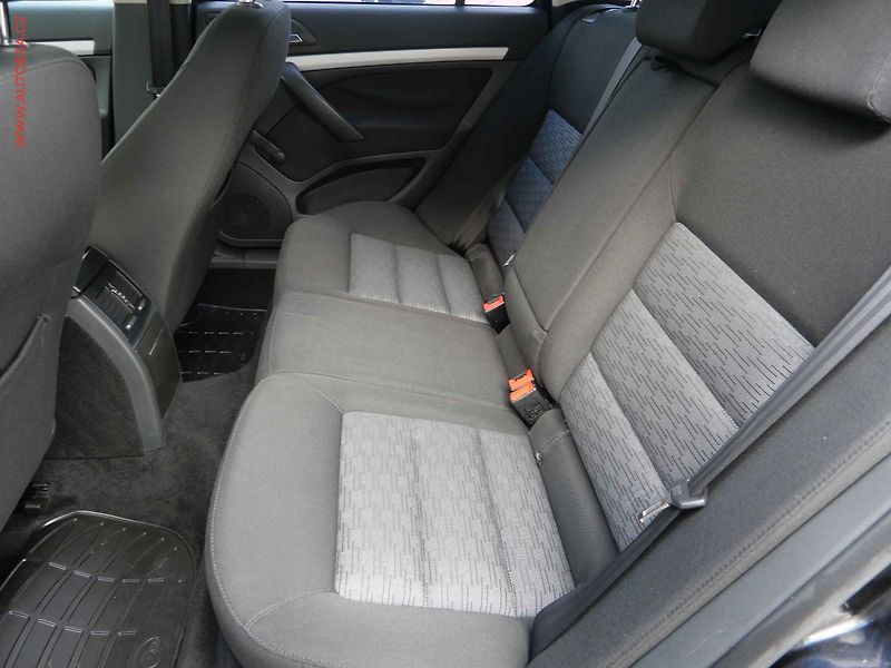 Škoda Octavia (2009) 1.9 TDi, Ambiente - fotka 10 z 24