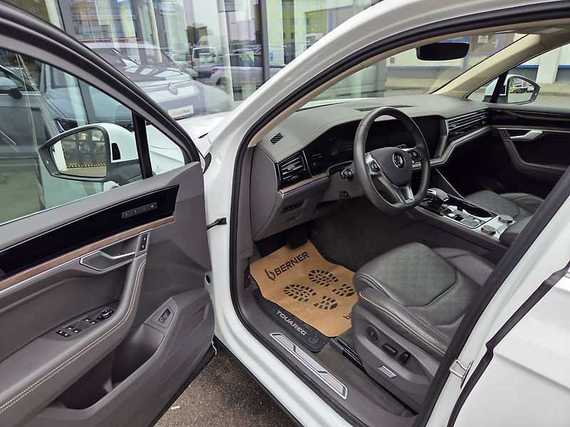 Volkswagen Touareg (2019) 3.0 TDI 210kW Vztduch/Noční vi - fotka 8 z 44
