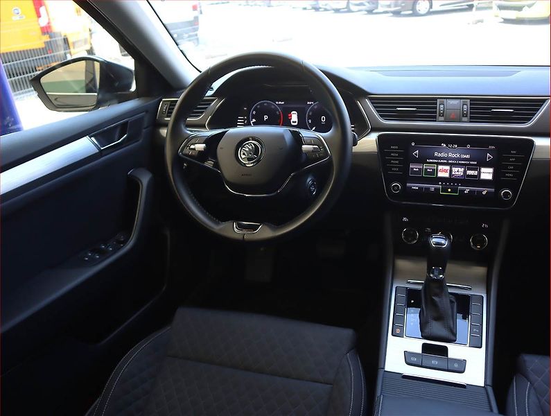 Škoda Superb (2023) Style 1.5 TSI - fotka 7 z 24