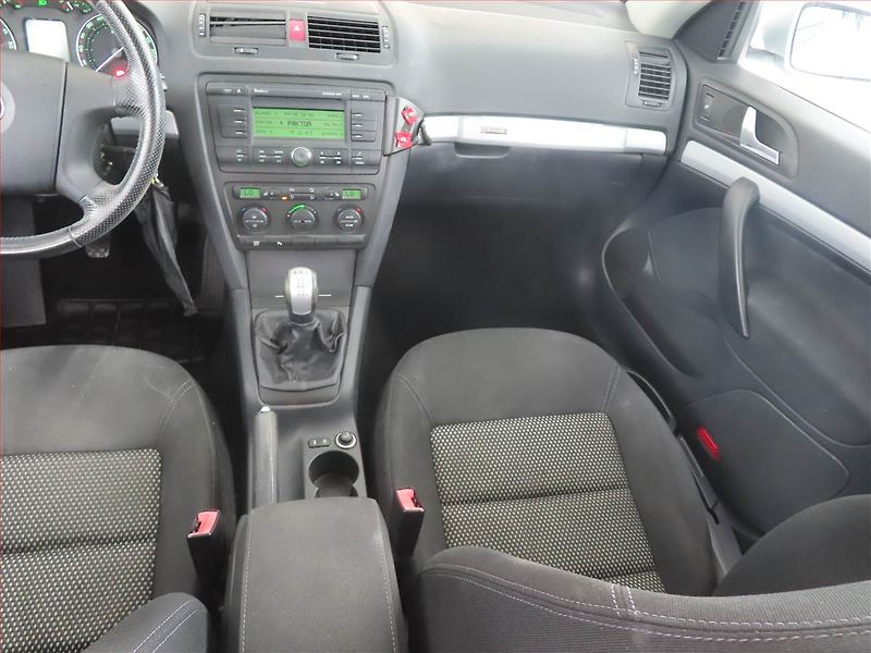 Škoda Octavia (2008) Scout 2.0 TDI, 4X4, Tempomat - fotka 8 z 16