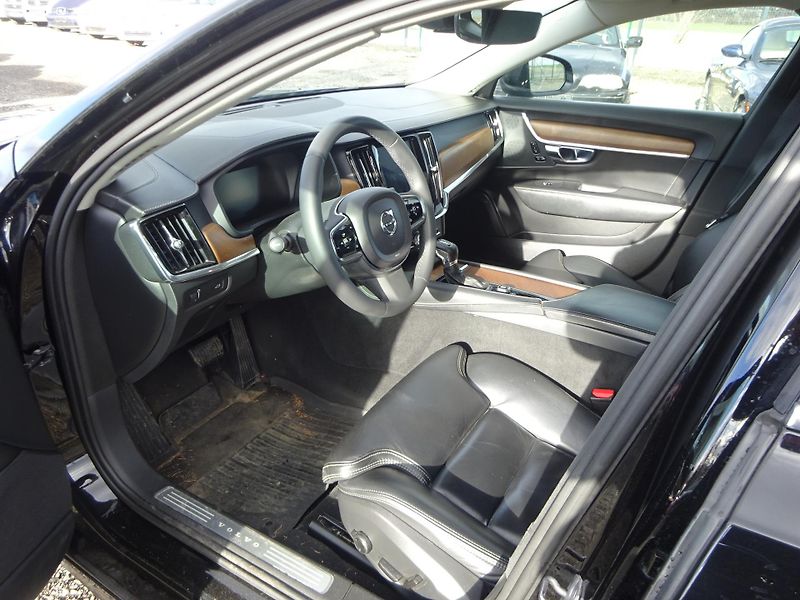 Volvo S90 D4 140kW Inscription ČR - fotka 4 z 25
