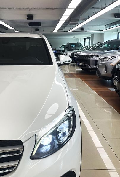 Mercedes-Benz GLC 220D 4Matic Exclusive, ČR - fotka 26 z 31